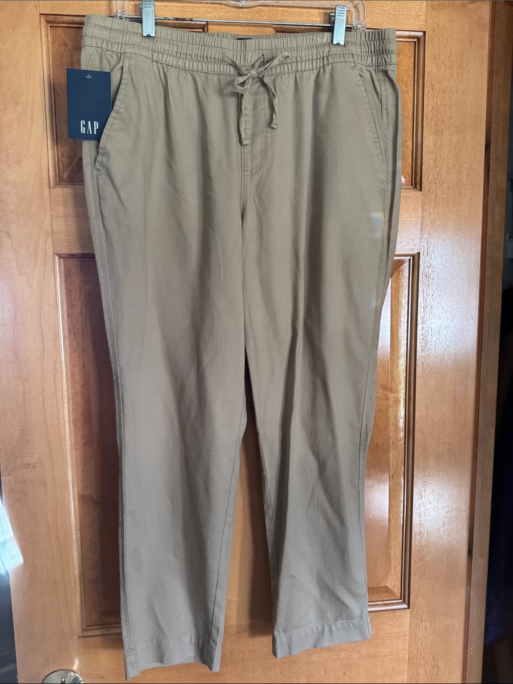 NWT GAP Women's Drawstring Cropped Pants in Khaki - Large